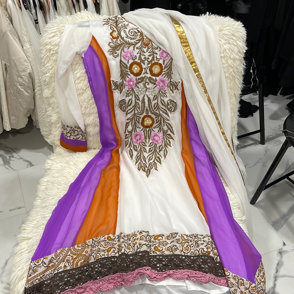 Beautiful Indian Saree Lehenga purple white gold small